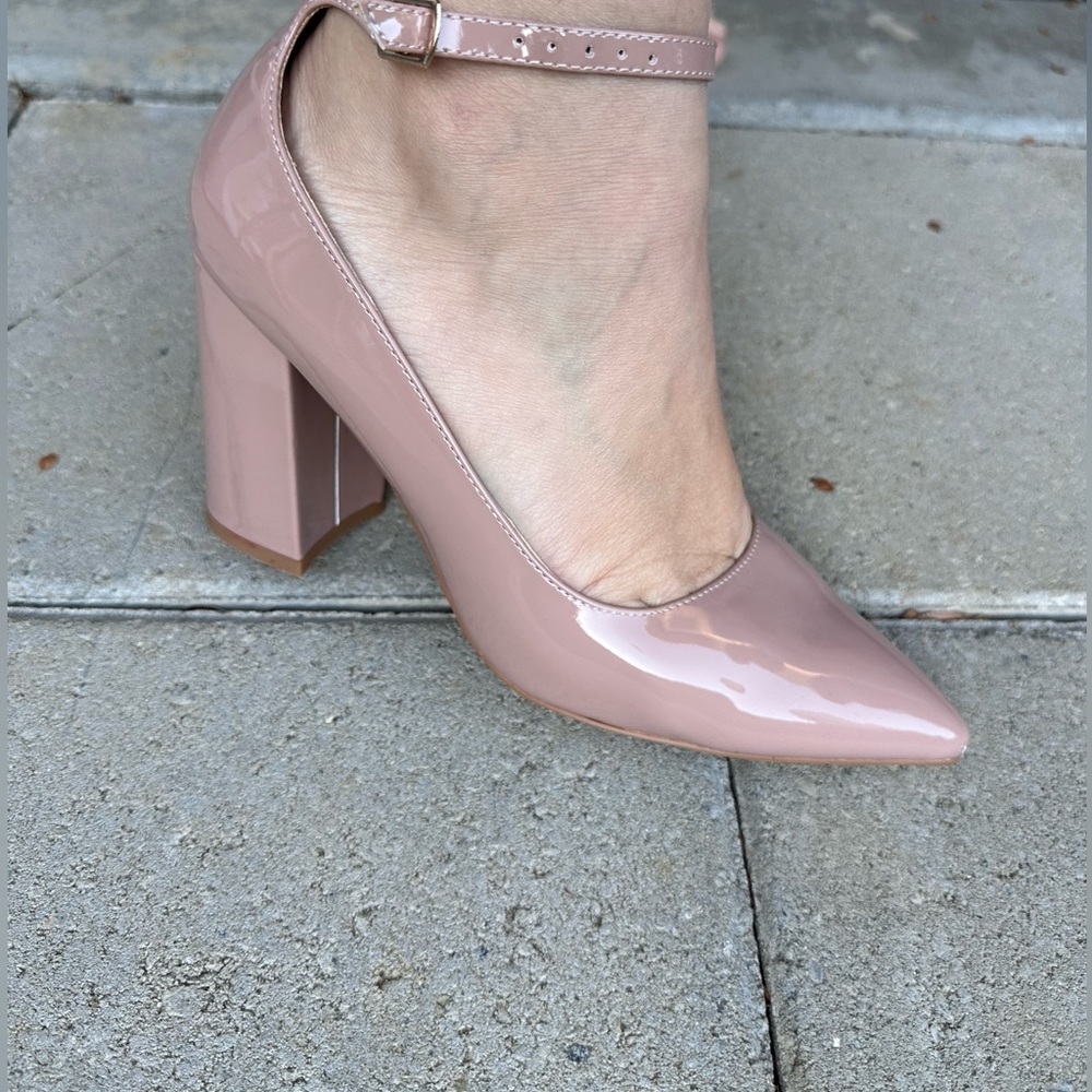 Heels - Picture 6 of 6